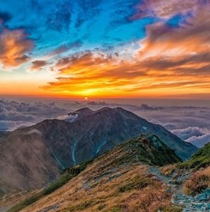 clouds-mountain-sun-evening