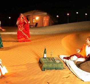 women-dancing-in-desert-Agenzia-di-viaggi-a-Jaisalmer-47