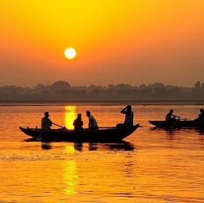 morning-boat-ride-in-ganges-river-agenzia-di-viaggi-a-varanasi-82agenzia-di-viaggi-a-varanasi-82