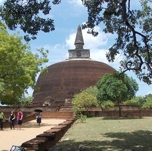 stupa-in-Colombo