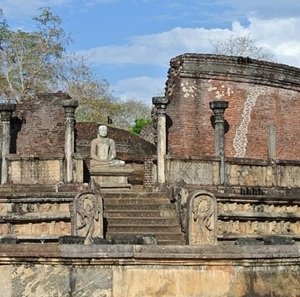 old-monument-buddha