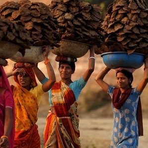 Girls-walking-together