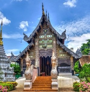 Temple-in-Puket-01